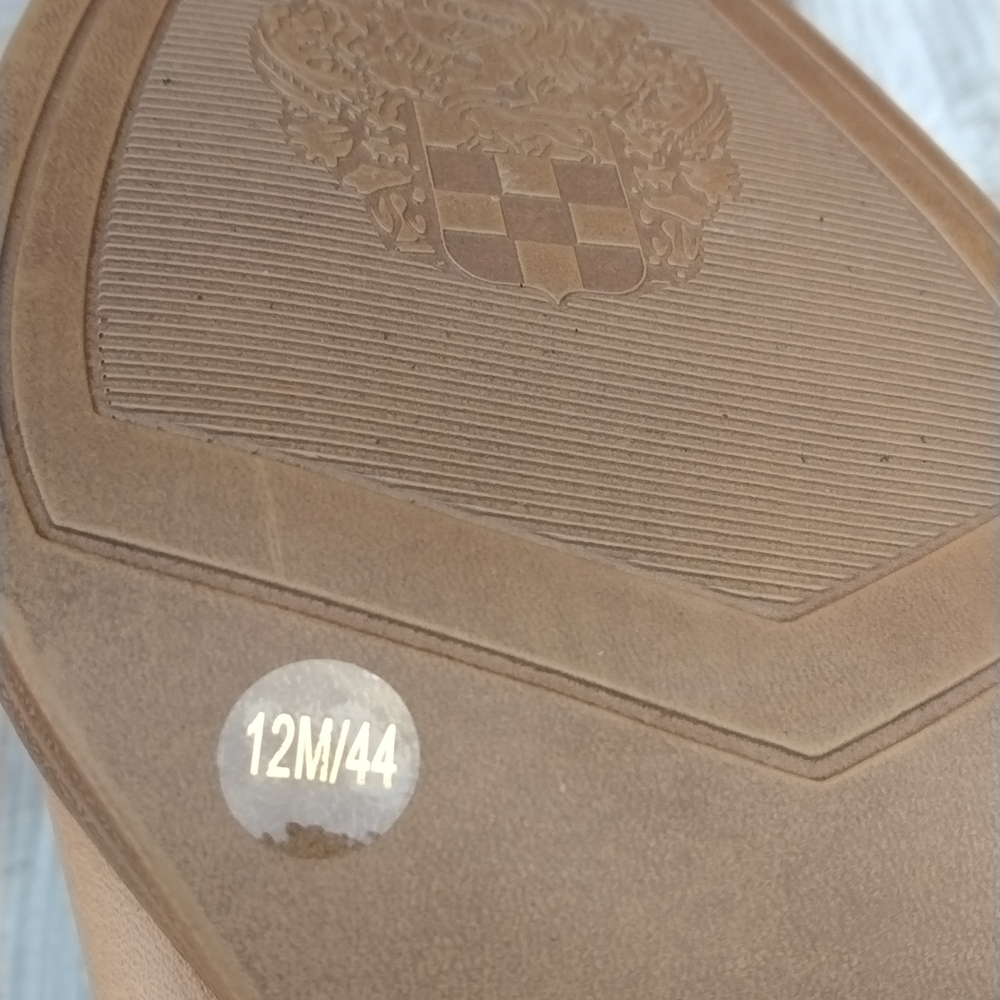 VINCE CAMUTO Ankle Boots. - Picture 10 of 14